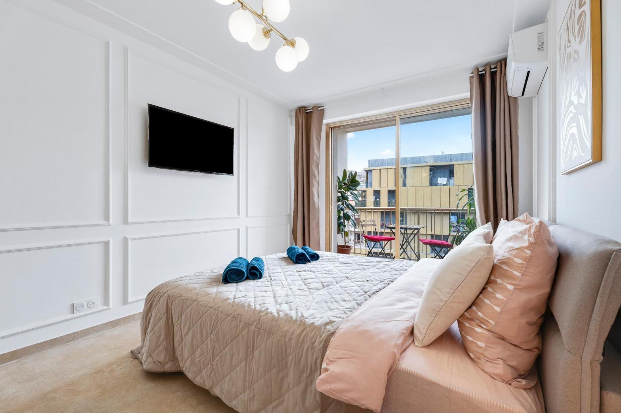 Elegant Avec Balcon Proche Et Tramway Apartment Nice